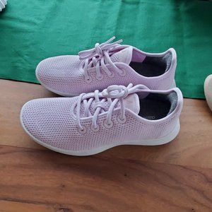 Womens AllBirds Shoes - Size 8 Treerunners